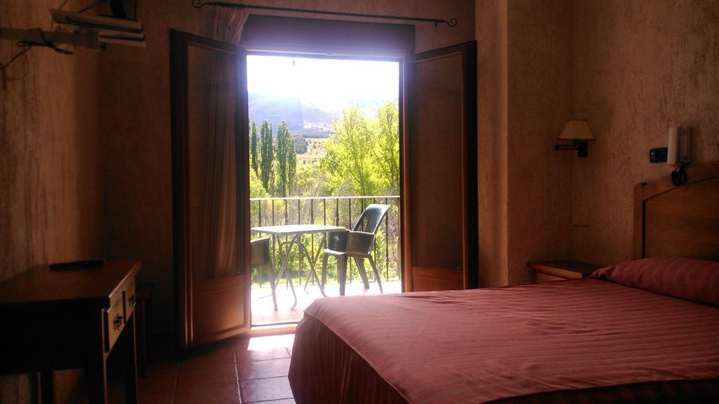 La Mesta Hotel Pradena Bilik gambar