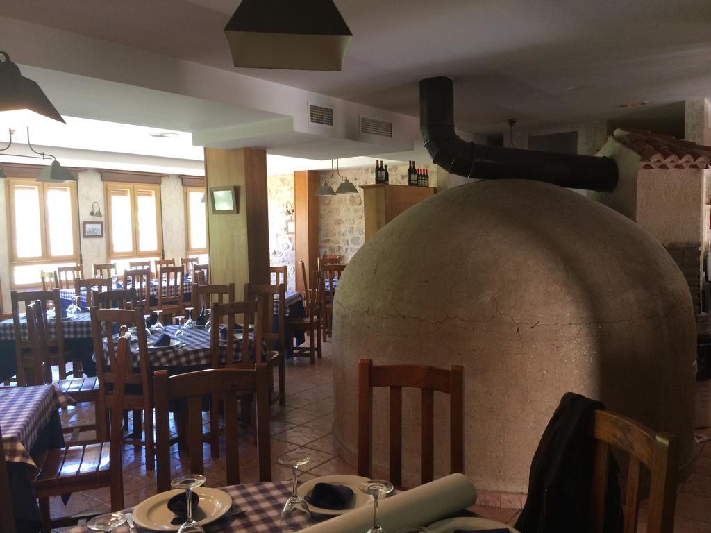 La Mesta Hotel Pradena Luaran gambar