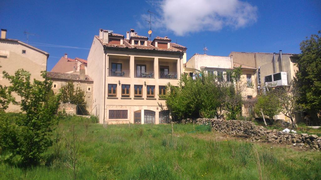 La Mesta Hotel Pradena Luaran gambar